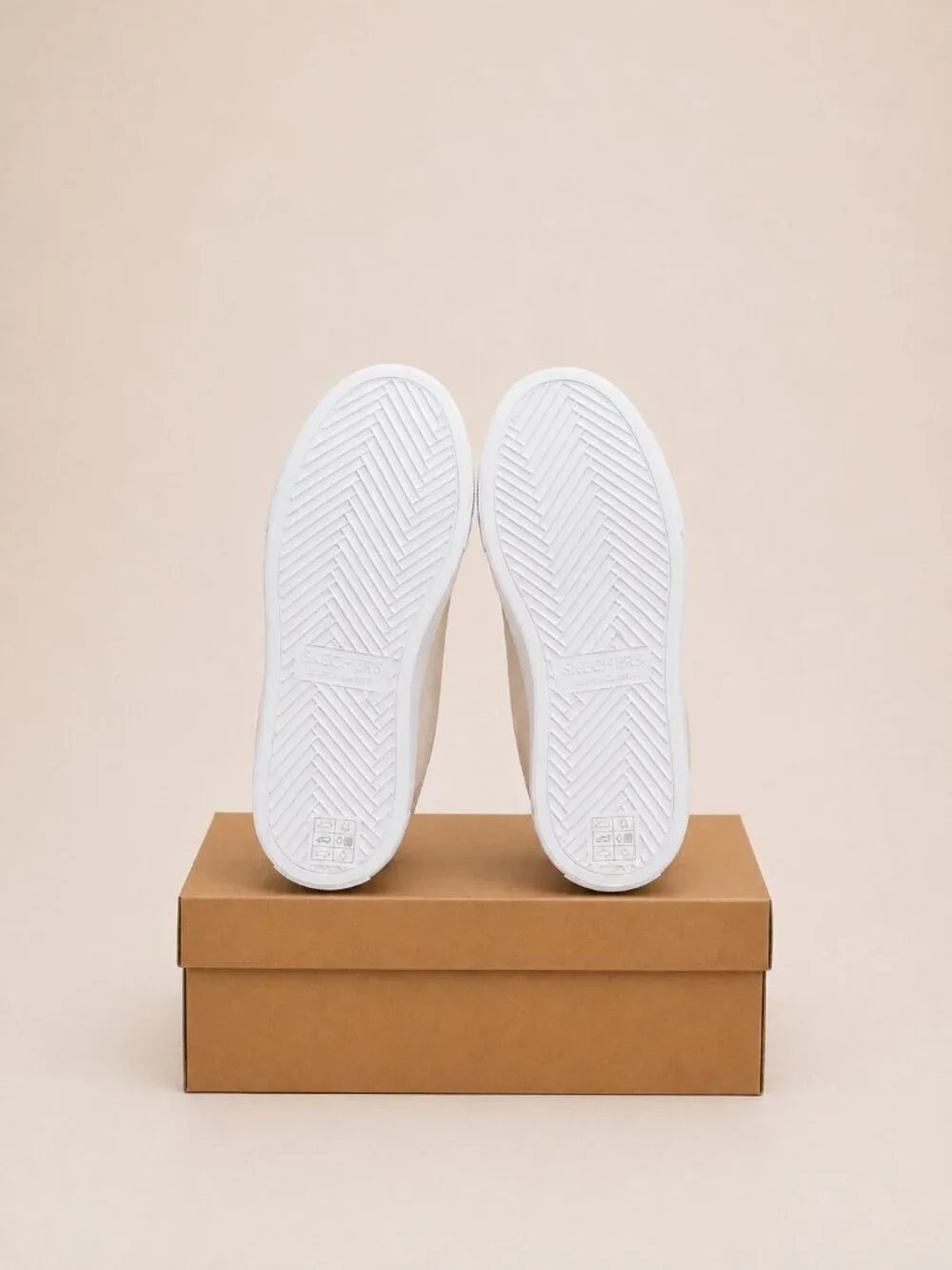 Skechers court classics